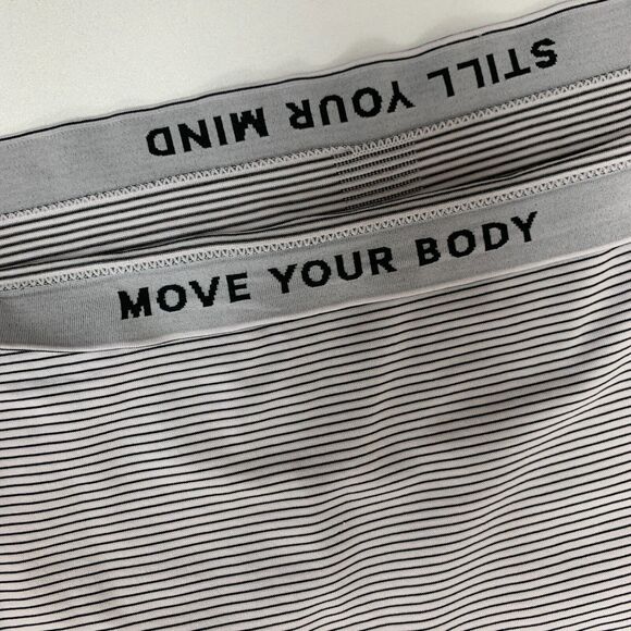 Lululemon Swiftly Tech Shirt Womens 6 White Black Striped Short Sleeve *READ - Picture 9 of 12